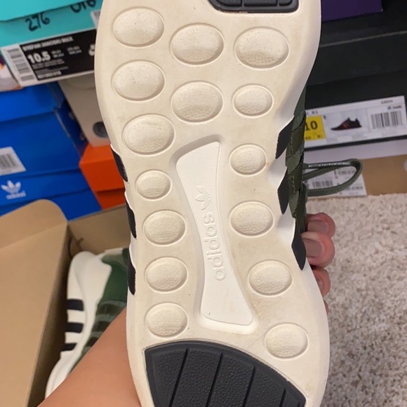 Adidas - Picture 4 of 5